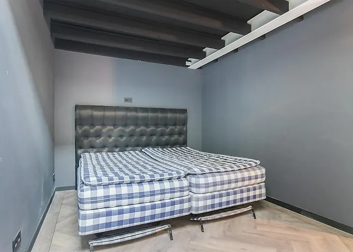 Aan De Gracht * Ντελφτ